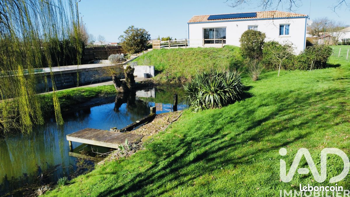 Maison 8 pièces 153 m² · au Champ-Saint-Père · 153 m² · 338 000 €