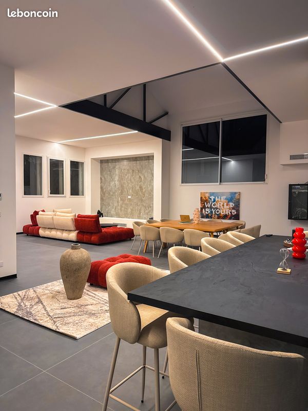 Appartement 5 pièces 193 m² · à Le Coteau · 193 m² · 299 000 €
