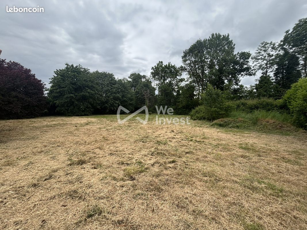 Terrain 1000 m² · à Lacourt-Saint-Pierre · 1 000 m² · 59 000 €