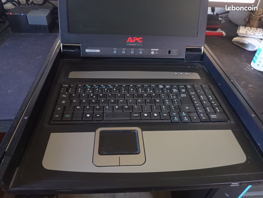 Rack lcd console (image 3)