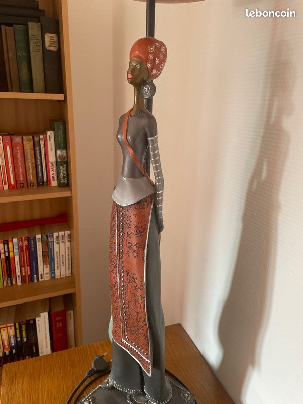 Lampe haute femme africaine (image 4)