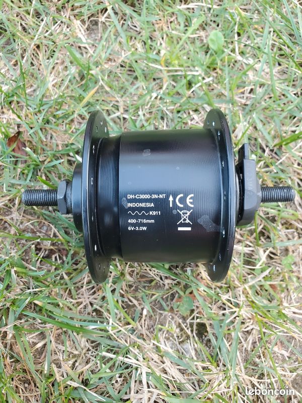 Dynamo Moyeu Shimano Nexus DH-C3000-3N 3W - 36 Trou Argent - Neuf