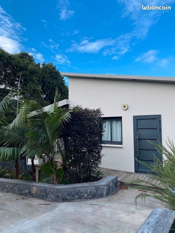 Maison 3 pièces 90 m² · à Saint-Louis · 90 m² · 1 500 €