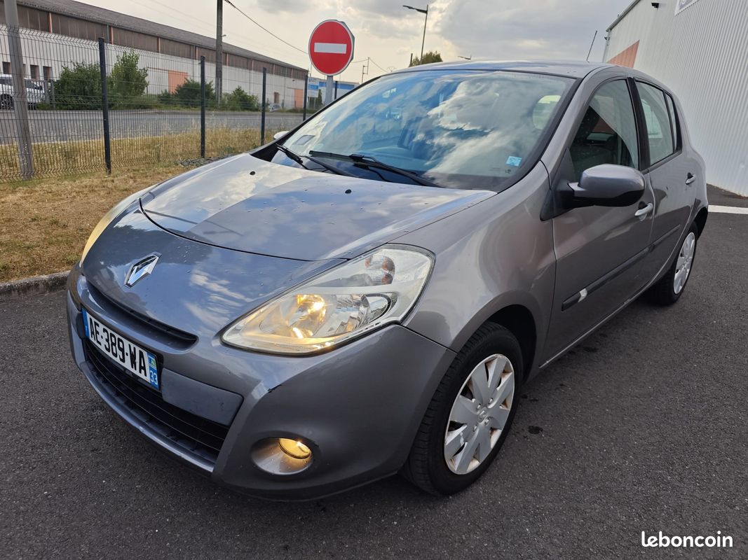 RENAULT Clio 113000KM ESSENCE Phase 2 1.2 TCe 101CV (image 9)