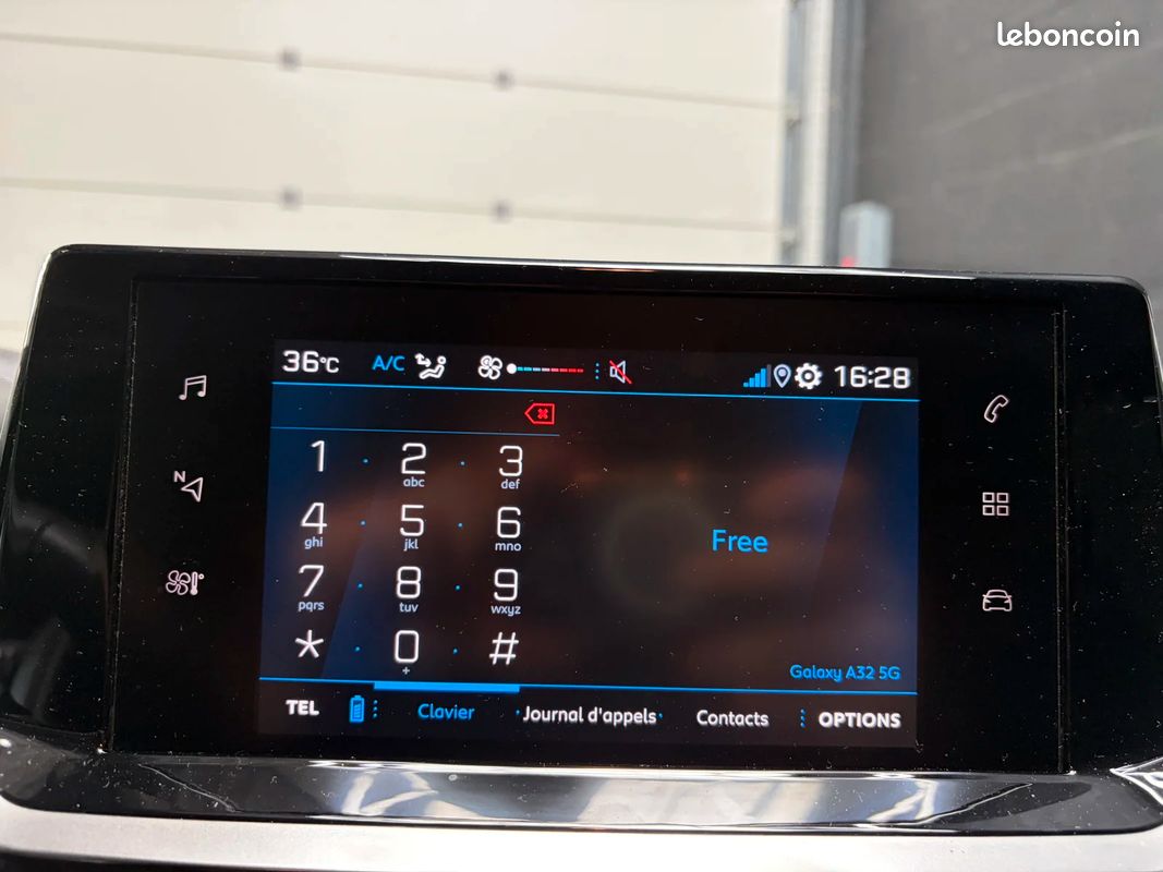 Peugeot 208 1.2 75i STYLE / DISTRIBUTION OK / ENTRETIEN PEUGEOT / BATTERIE NEUVE (image 26)
