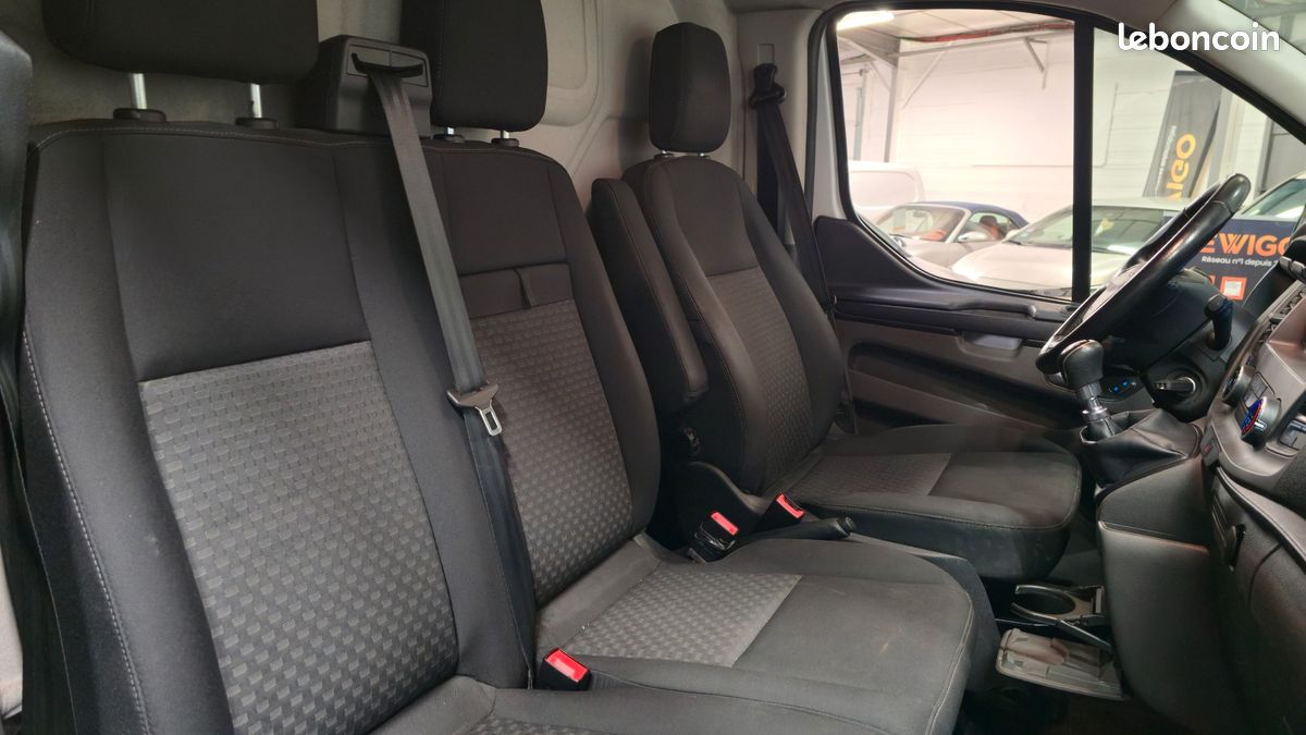 Ford transit custom fourgon 270 2.0 tdci 130 l1h1 court pc-tn limited (image 6)