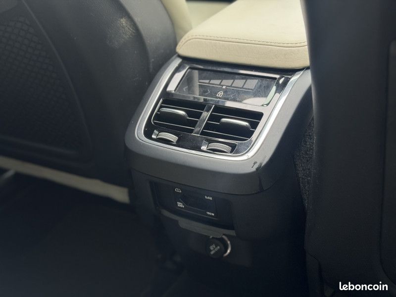 Volvo XC60 D5 ADBLUE AWD 235 CH INSCRIPTION LUXE GEARTRONIC (image 19)