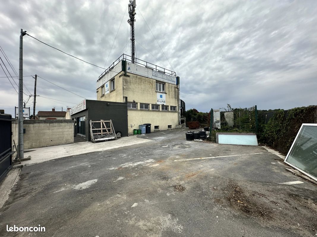 Immeuble 156 m² · à Maffliers · 156 m² · 344 800 €