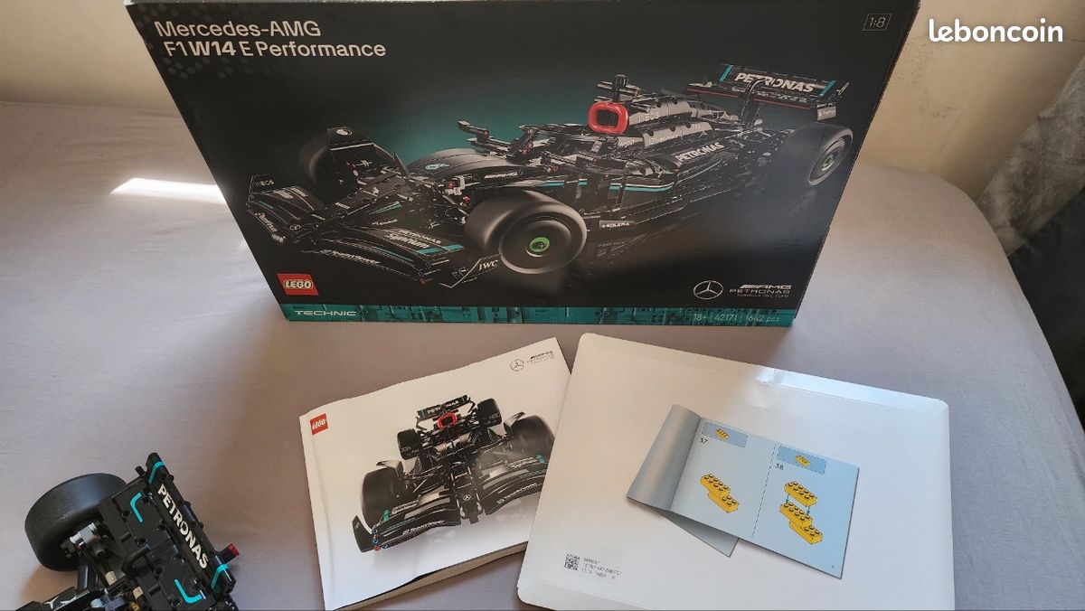 LEGO Technic 42171 - Mercedes-AMG F1 W14 E Performance (image 6)