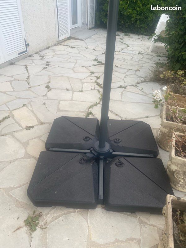 Parasol déporté avec pied (image 3)