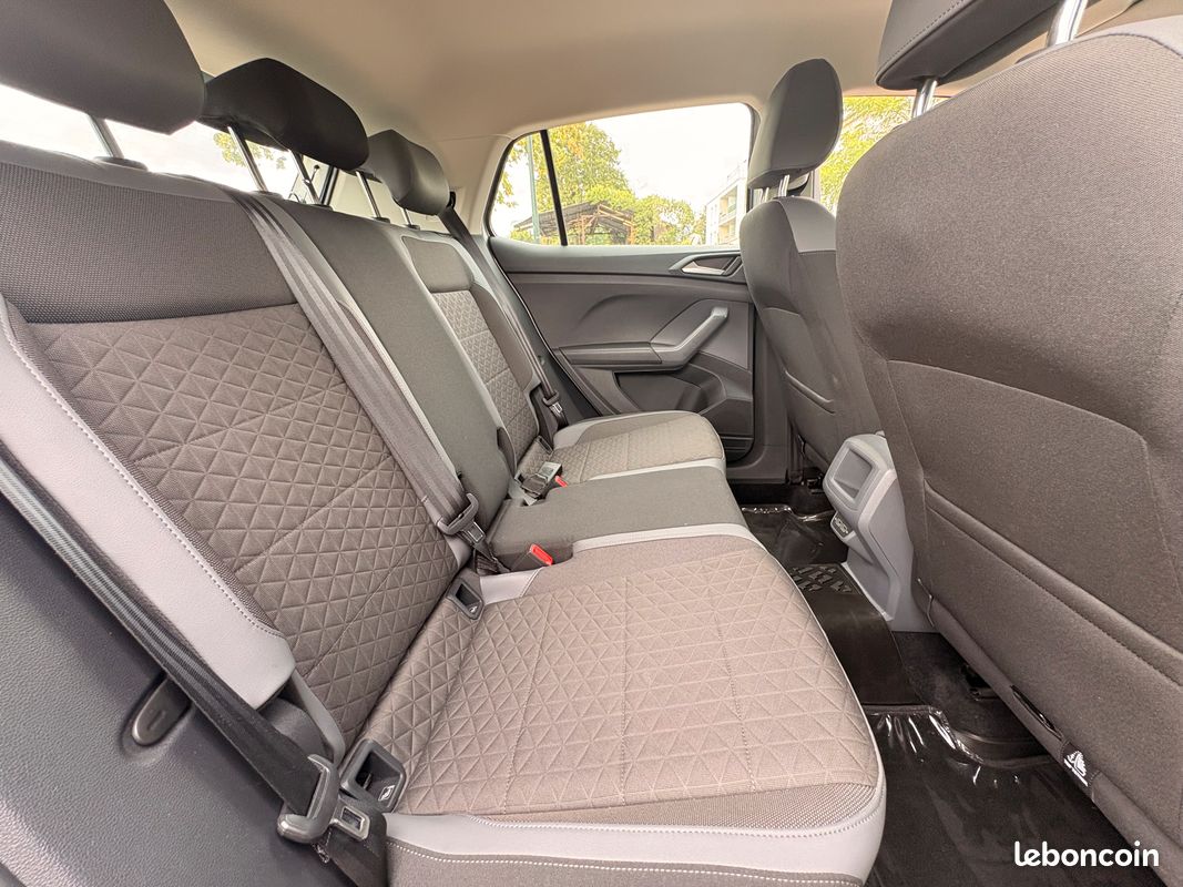 Volkswagen T-Cross 1.6 TDI 95ch R-Line DSG7 (image 4)