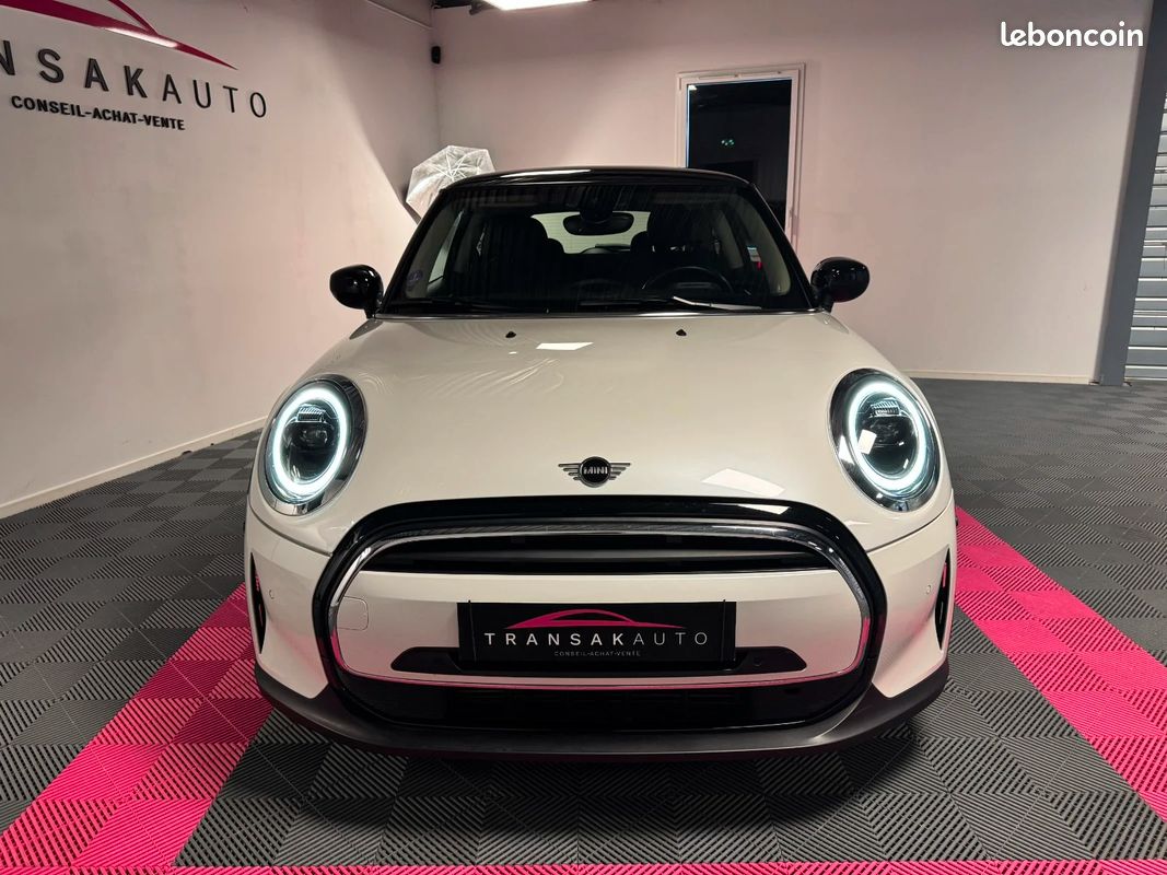 MINI HATCH 3 PORTES F56 LCI II Cooper 136 ch BVA7 Edition Camden (image 2)