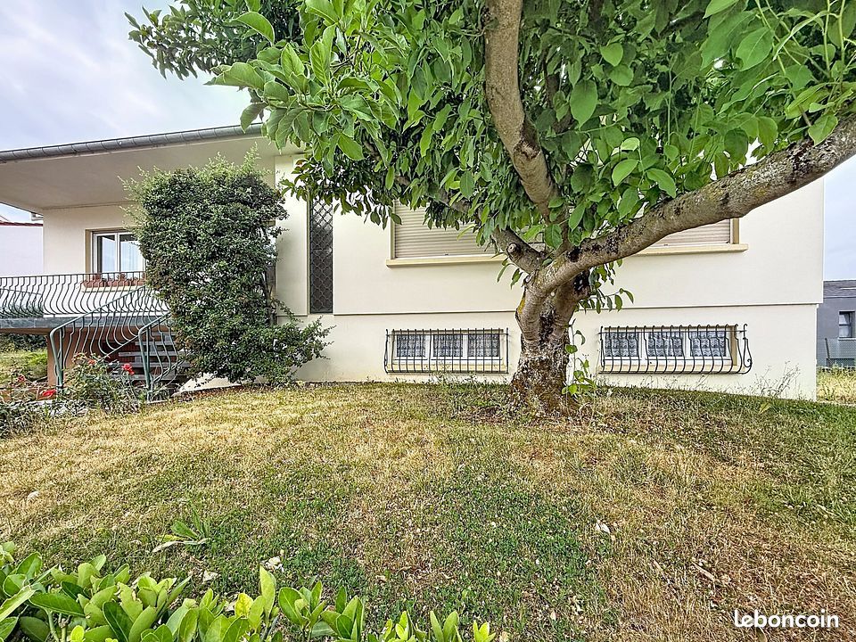Maison 6 pièces 179 m² · à Bousse · 179 m² · 280 000 €