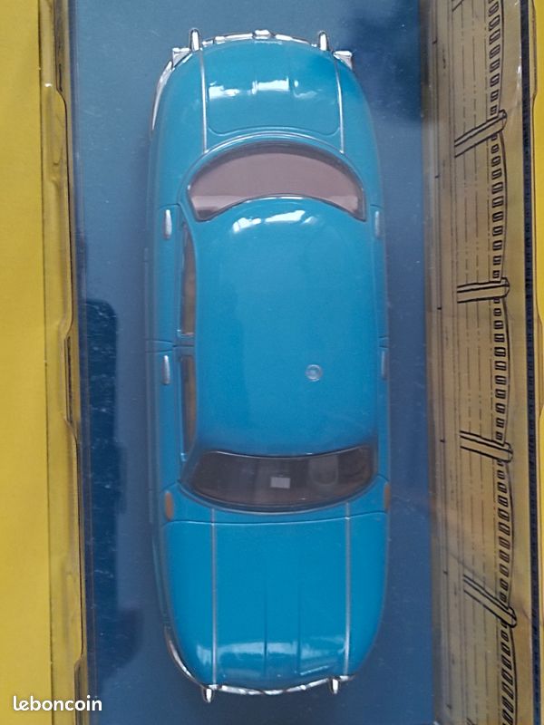 Le taxi Panhard Dyna Z - Voiture de Tintin N°30 - 1/24 - 12 cm