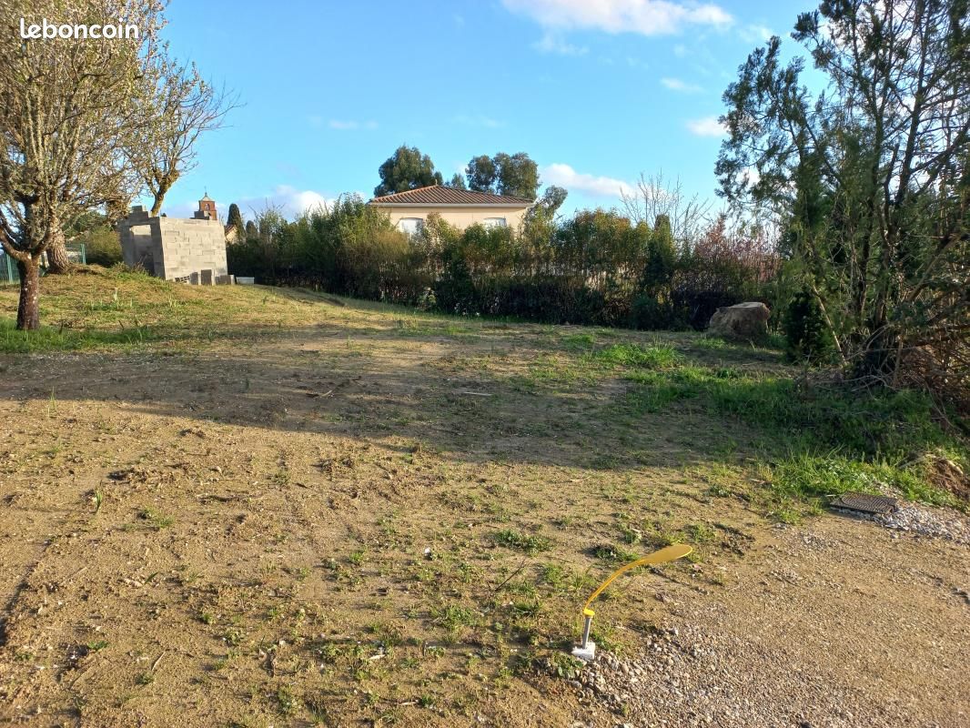 Terrain 382 m² · à Saint-Pierre-de-Lages · 89 000 €