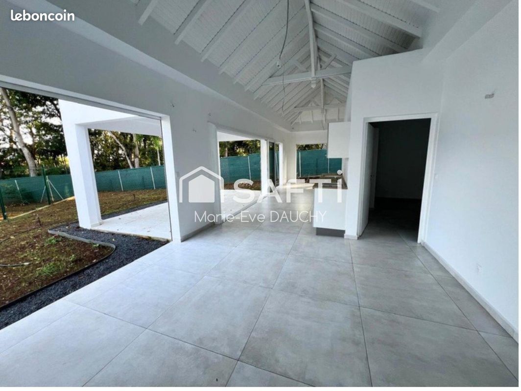 Maison 4 pièces 100 m² · à Baie-Mahault · 100 m² · 1 890 €/mois