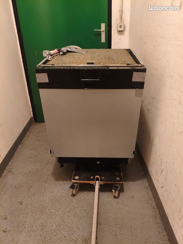 Lave vaisselle encastrable Rosiers (porte ne se verrouille plus) (image 1)