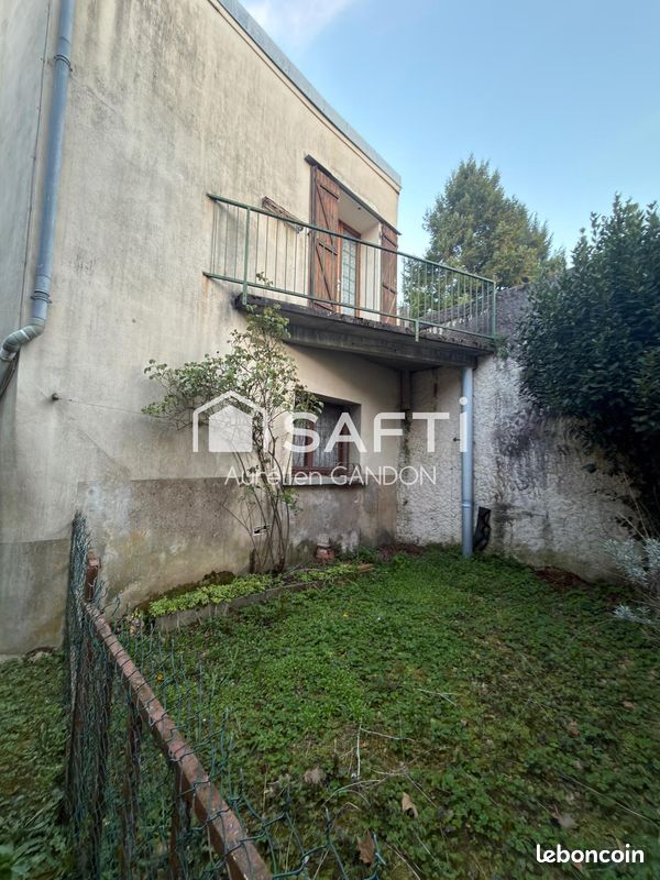 Maison 6 pièces 120 m² · à Saint-Julien-du-Sault · 120 m² · 88 000 €