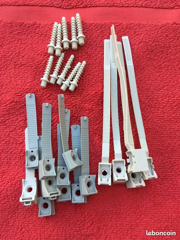 Lot de colliers plastiques à visser (image 1)