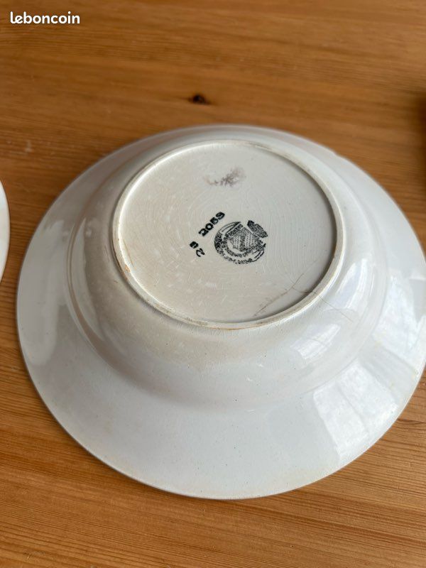 2 grandes assiettes décoratives vintage (image 7)