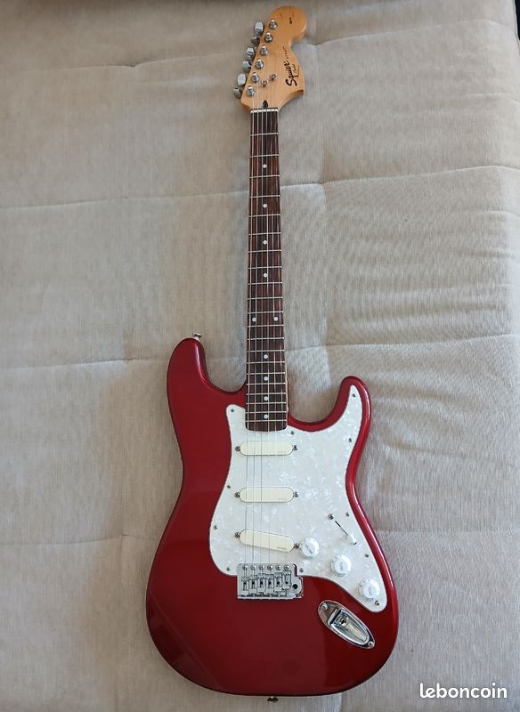 Guitare Squier Strato upgradée EMG DG20 (image 1)