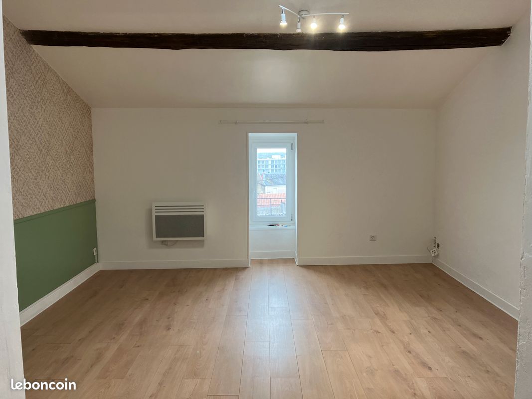 Appartement 1 pièce 25 m² · à Parthenay · 25 m² · 424 €/mois
