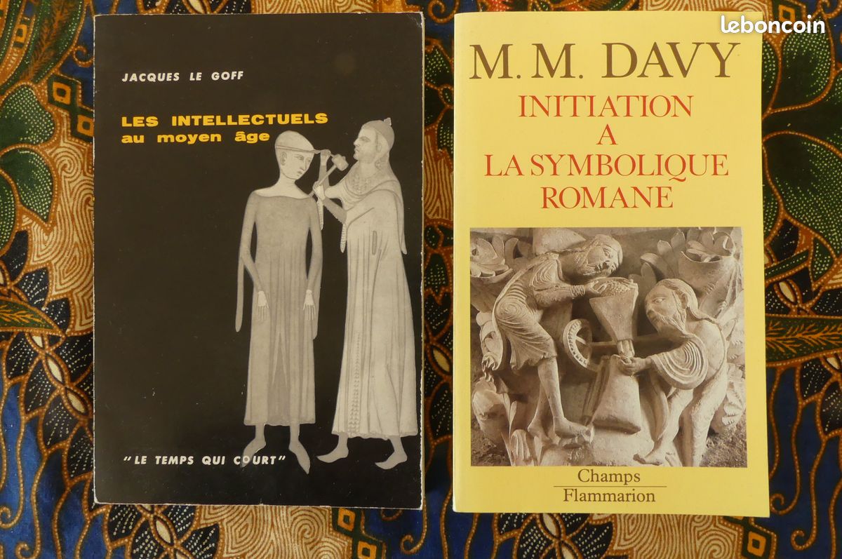 Livres rares sur le moyen-âge (image 1)