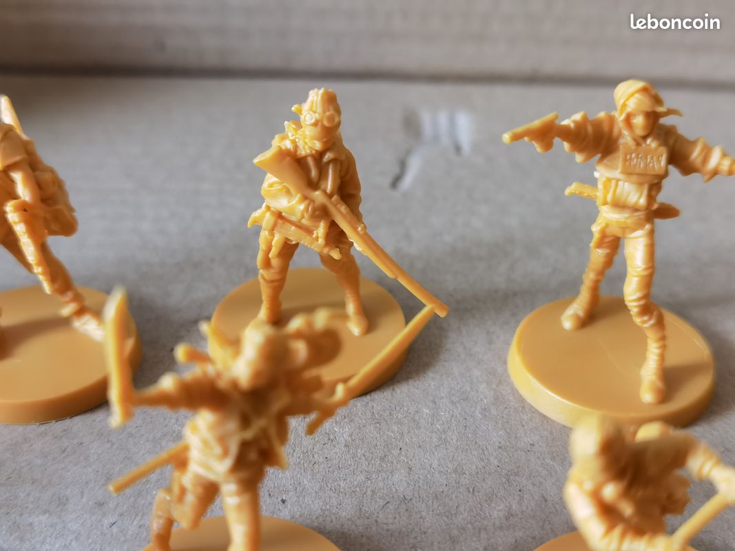 Lot de 3 ou 4 Figurines de personnages – ZOMBICIDE (image 9)