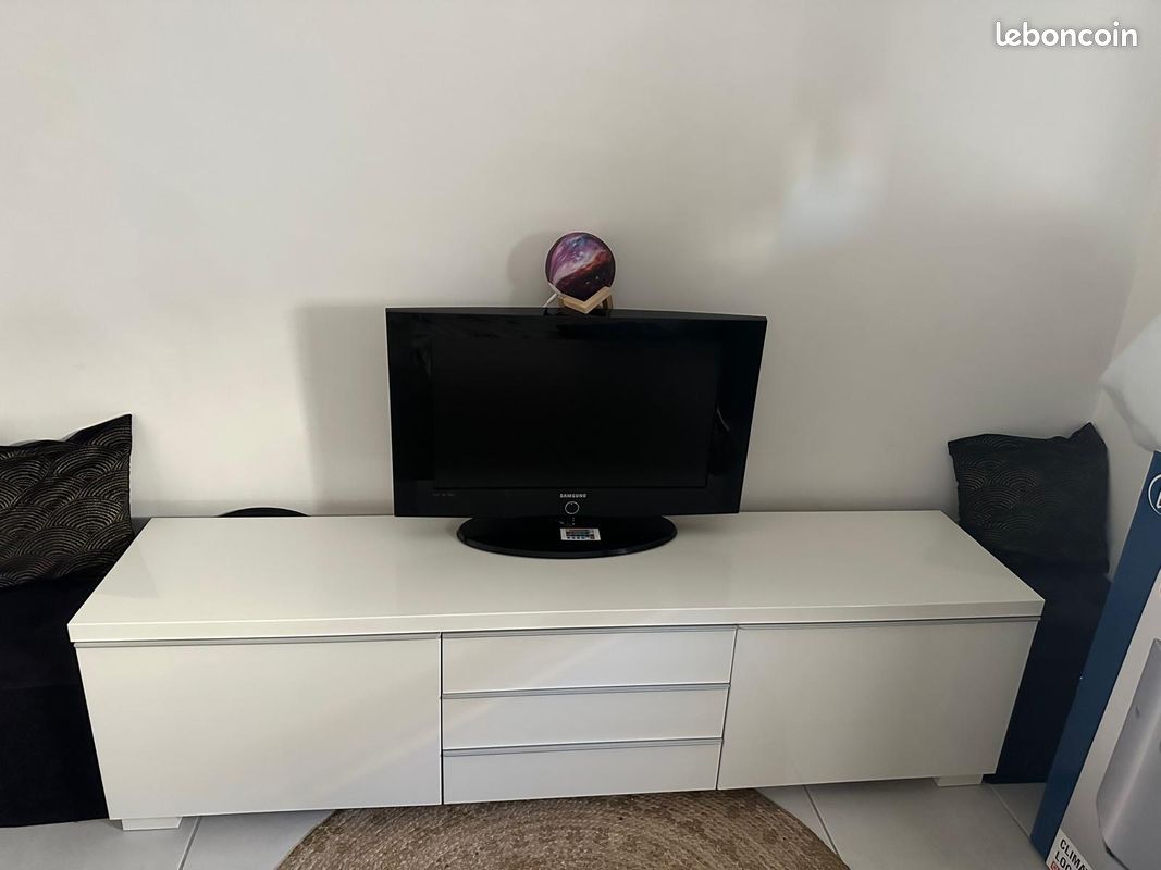 Meuble TV Ikea besta burs sur Gens de Confiance