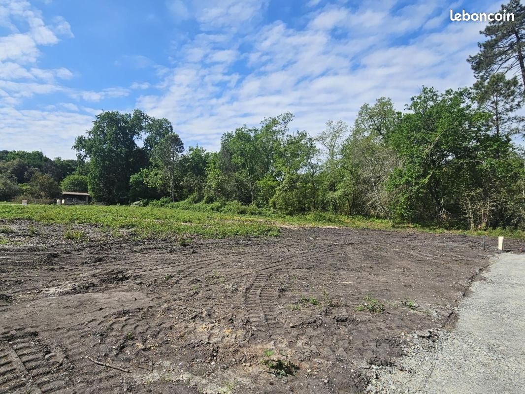 Terrain 1 489 m² La Brede · à La Brède · 199 000 €