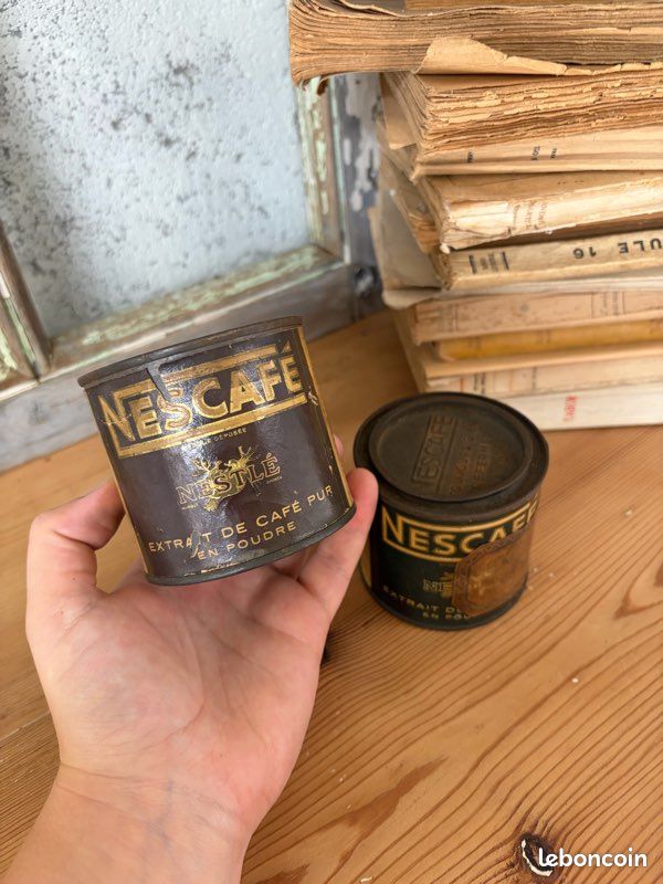 Lot de 2 anciennes boîtes de café Nescafé en métal Nestlé vintage / rétro (image 1)