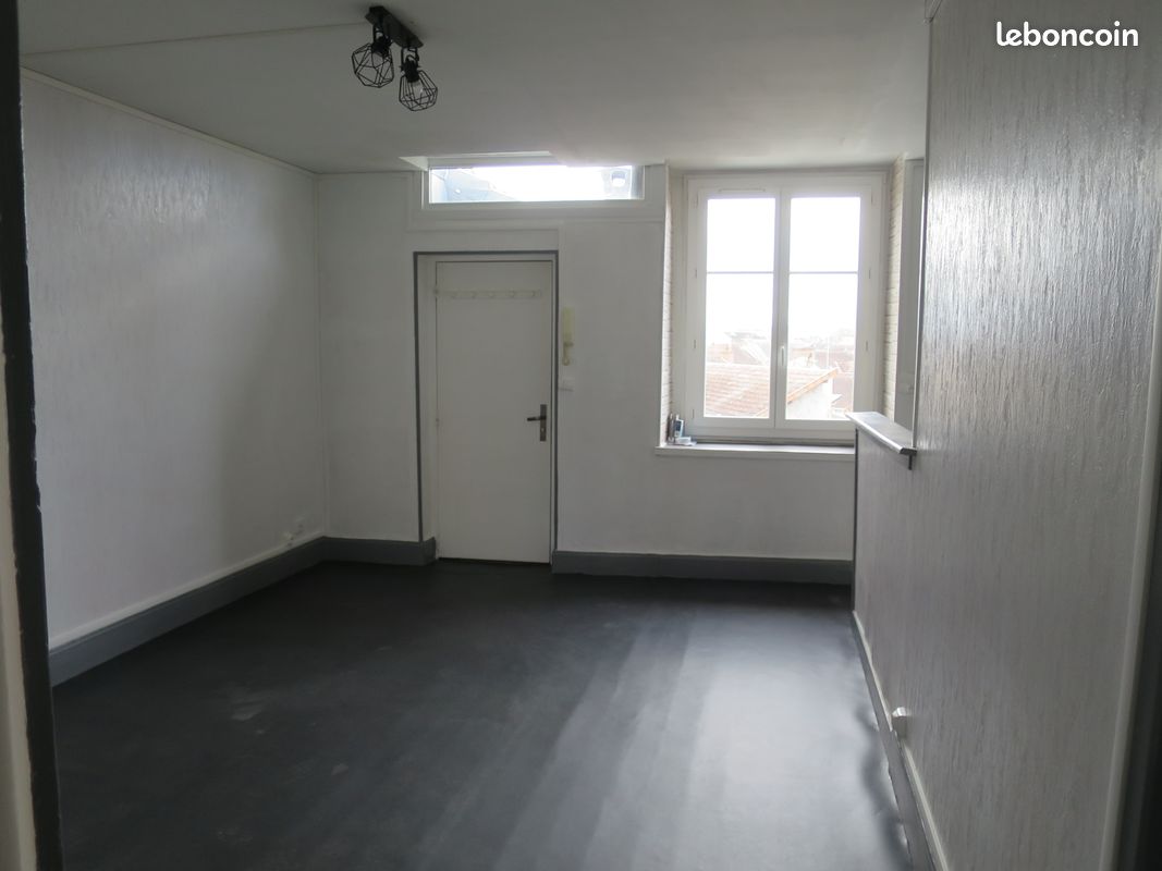 Appartement 3 pièces 45 m² · à Montluçon · 45 m² · 390 €