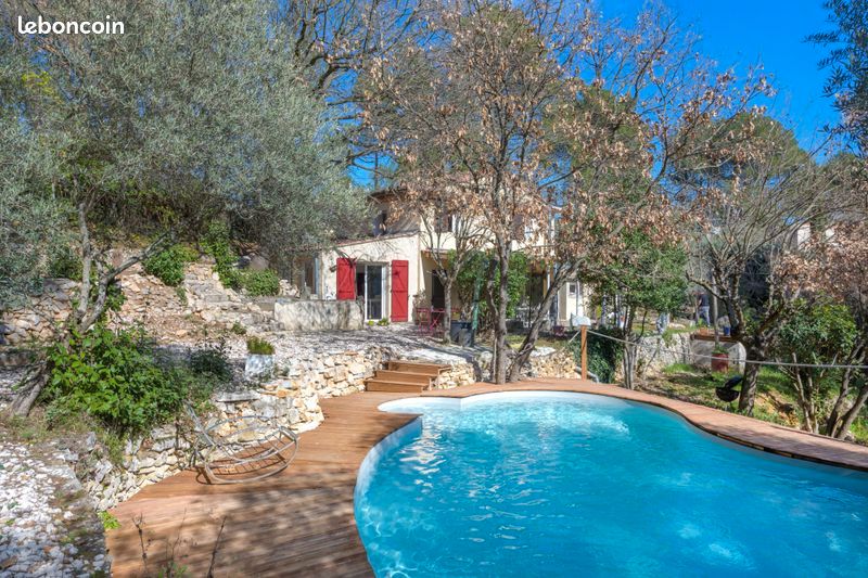 Maison 4 pièces 100 m² · à La Destrousse · 100 m² · 650 000 €