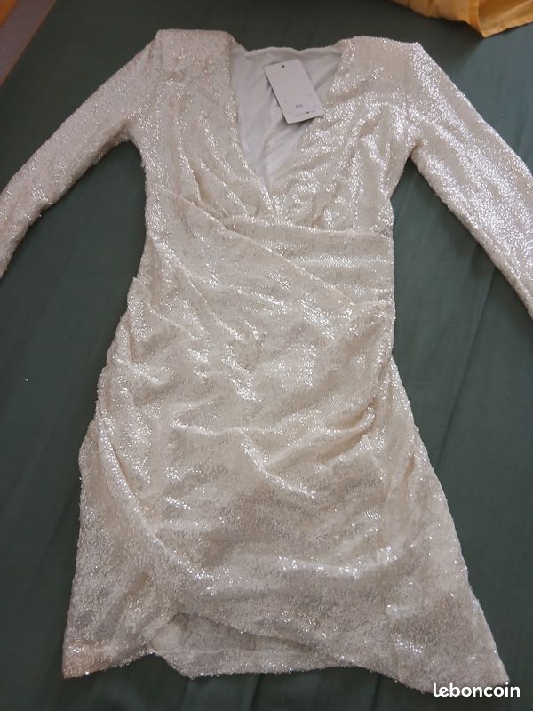 Robe blanche paillette (image 1)