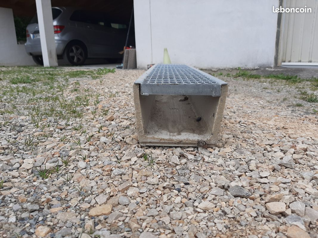 Caniveau à grille (image 1)