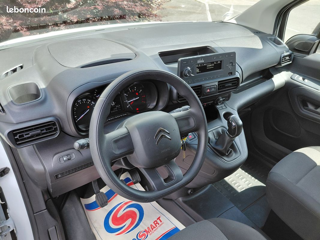 Citroen berlingo hdi 75cv club (image 8)