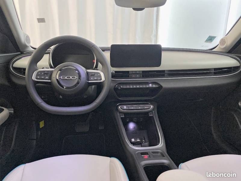 Fiat 600 T-Gen 3 1.2 Hybrid 110ch eDCT6 La Prima (image 8)