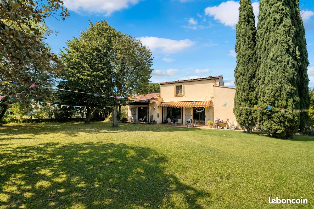 Maison 9 pièces 240 m² · à Toulouse · 240 m² · 570 000 €