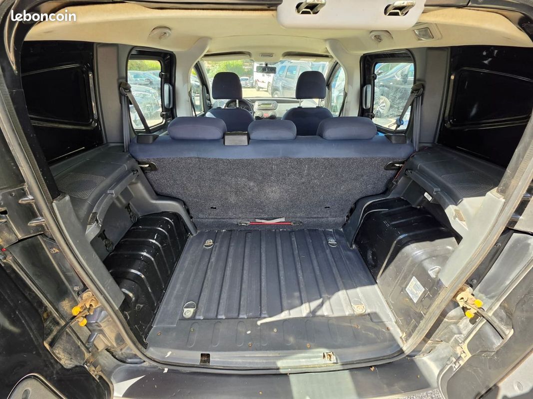 Citroen NEMO 1.4 HDI70 ATTRACTION 4P (image 11)