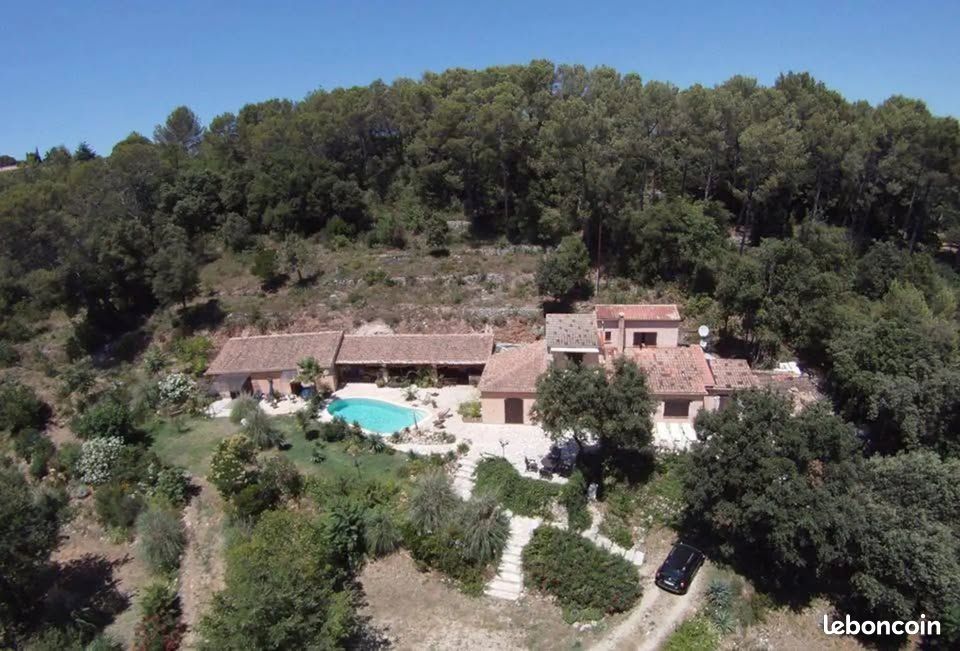Appartement 1 pièce 30 m² · à Trans-en-Provence · 30 m² · 550 €