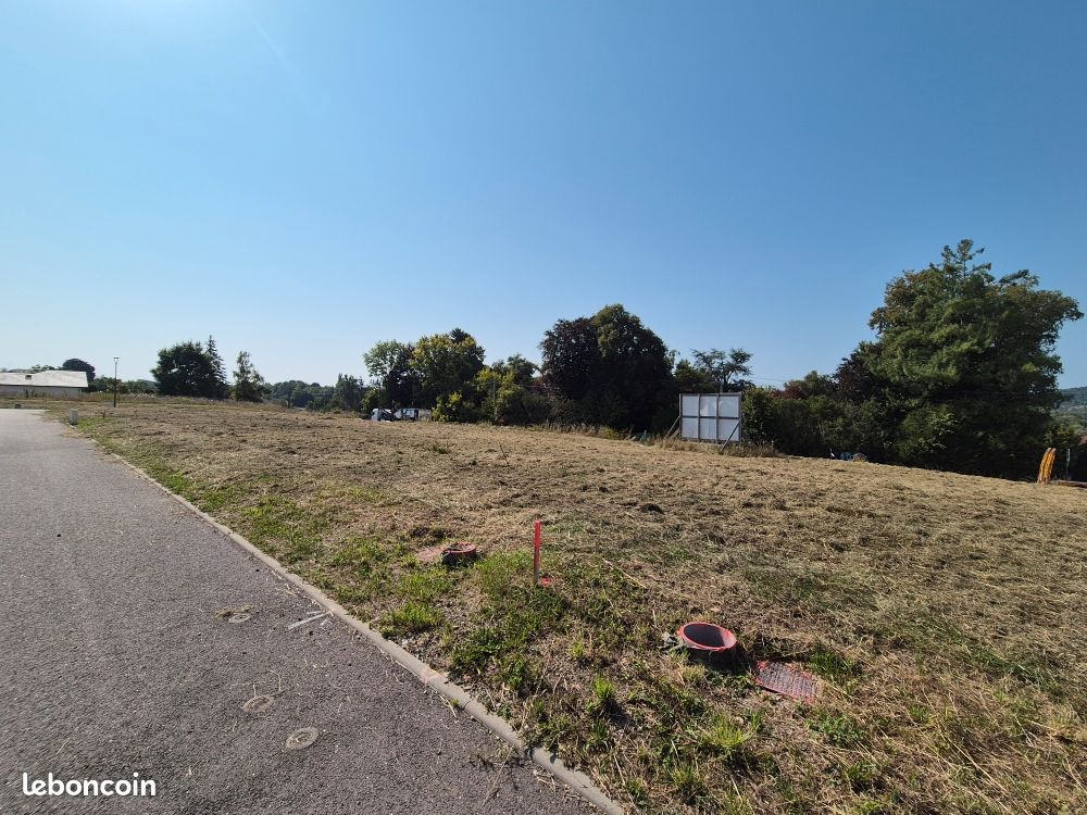 Terrain plat viabilisé proche toute commodités · à Essegney · 59 500 €