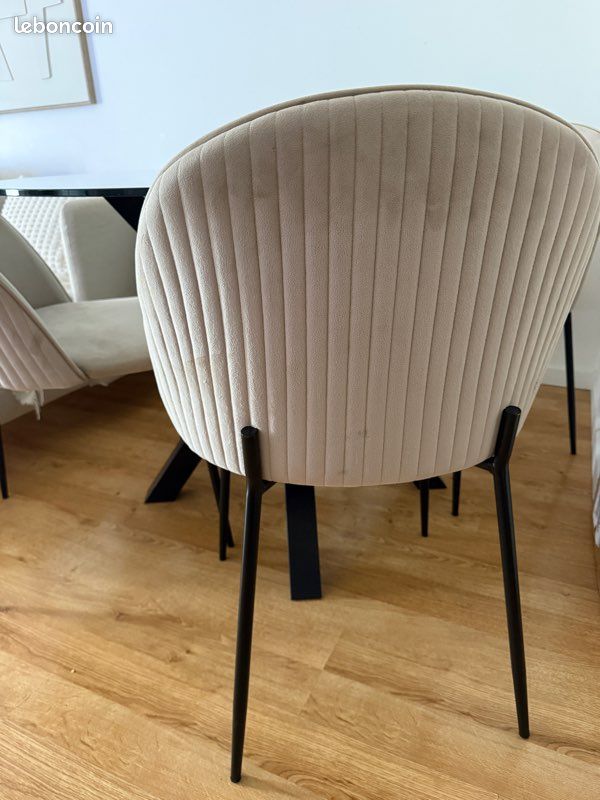 Ensemble chaises + tables (image 1)