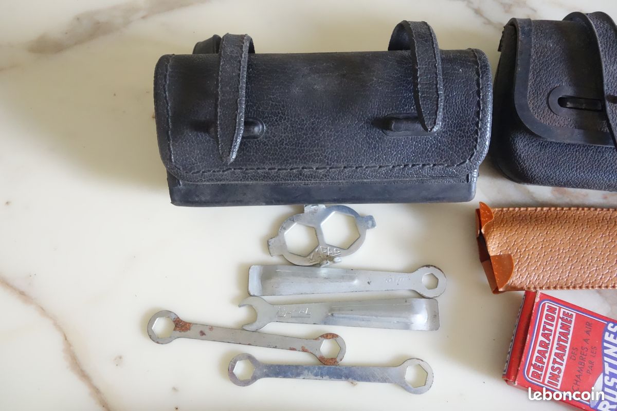 Lot Sacoches De Selle Vélo Anciennes Avec Outils – Mafac Reydel – Occasion