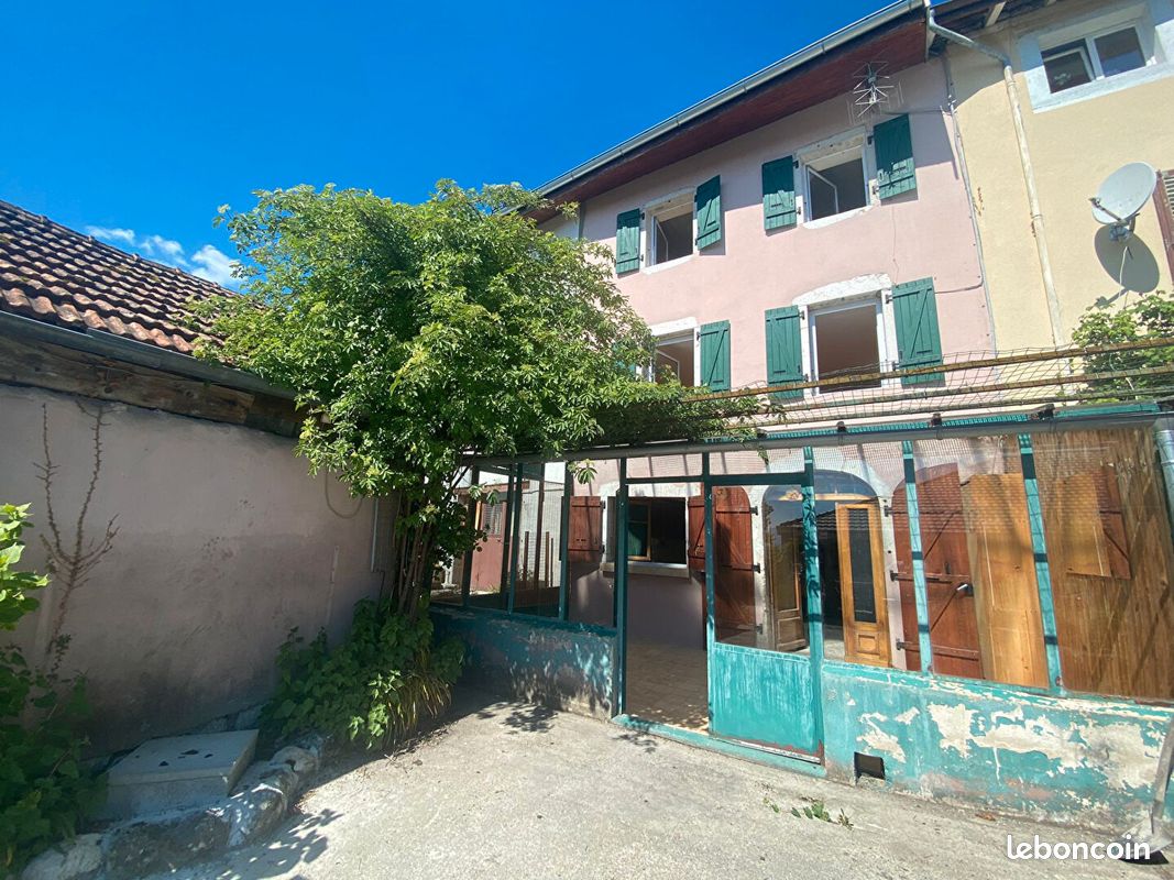 Maison 6 pièces 137 m² · à Farges · 137 m² · 360 000 €