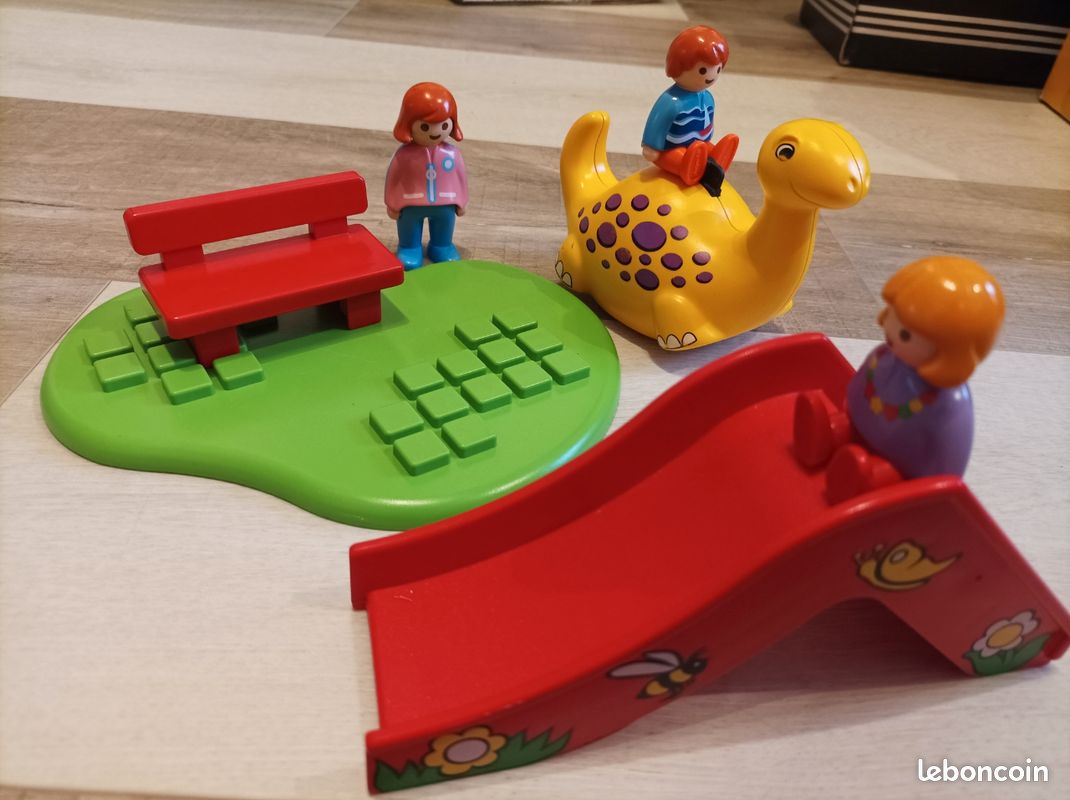 Playmobil 6748 - Enfants Et Aire De Jeux Avec Toboggan Et Dinosaure