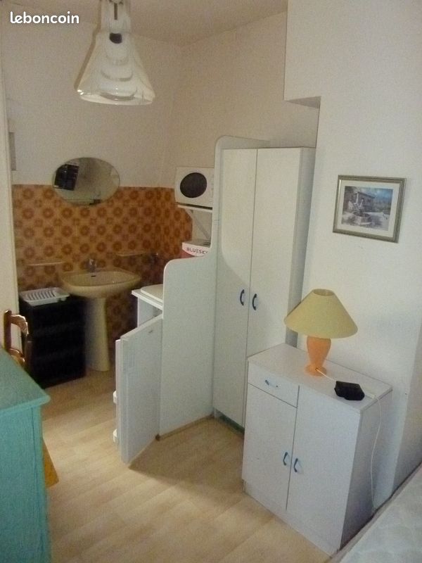 Chambre meublée plein centre ville - Brive-la-Gaillarde 19100 (image 2)