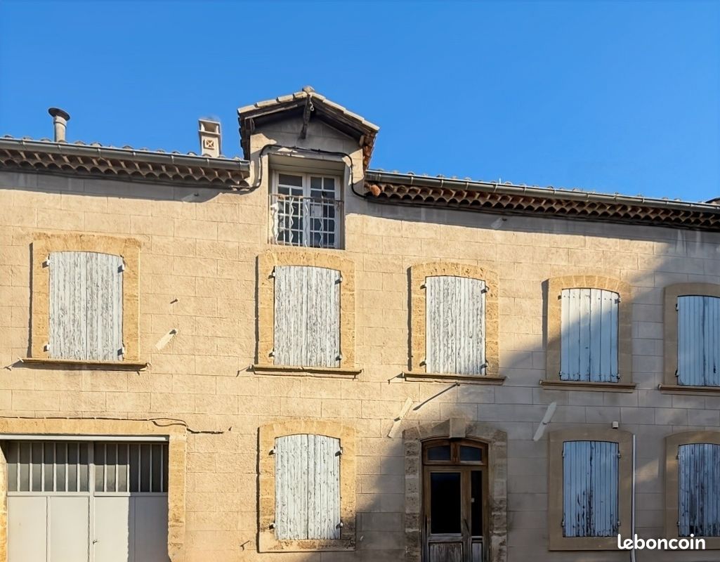 Maison 7 pièces 176 m² · à Saint-Cannat · 176 m² · 390 000 €