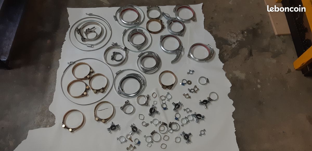 Lot de colliers différents (image 1)