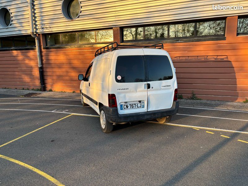 Peugeot partner 2.0 HDi (image 2)