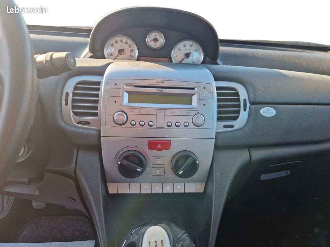 Lancia Ypsilon 1.2L 70 CH CLIM (image 11)